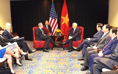 Tổng Bí thư khẳng định với Đại diện Thương mại Micheal Froman, Việt Nam đã và đang thể hiện cam kết của mình với tiến trình đàm phán TPP và sẽ chủ động, tích cực phối hợp với Hoa Kỳ và các nước để thúc đẩy việc sớm kết thúc đàm phán.
